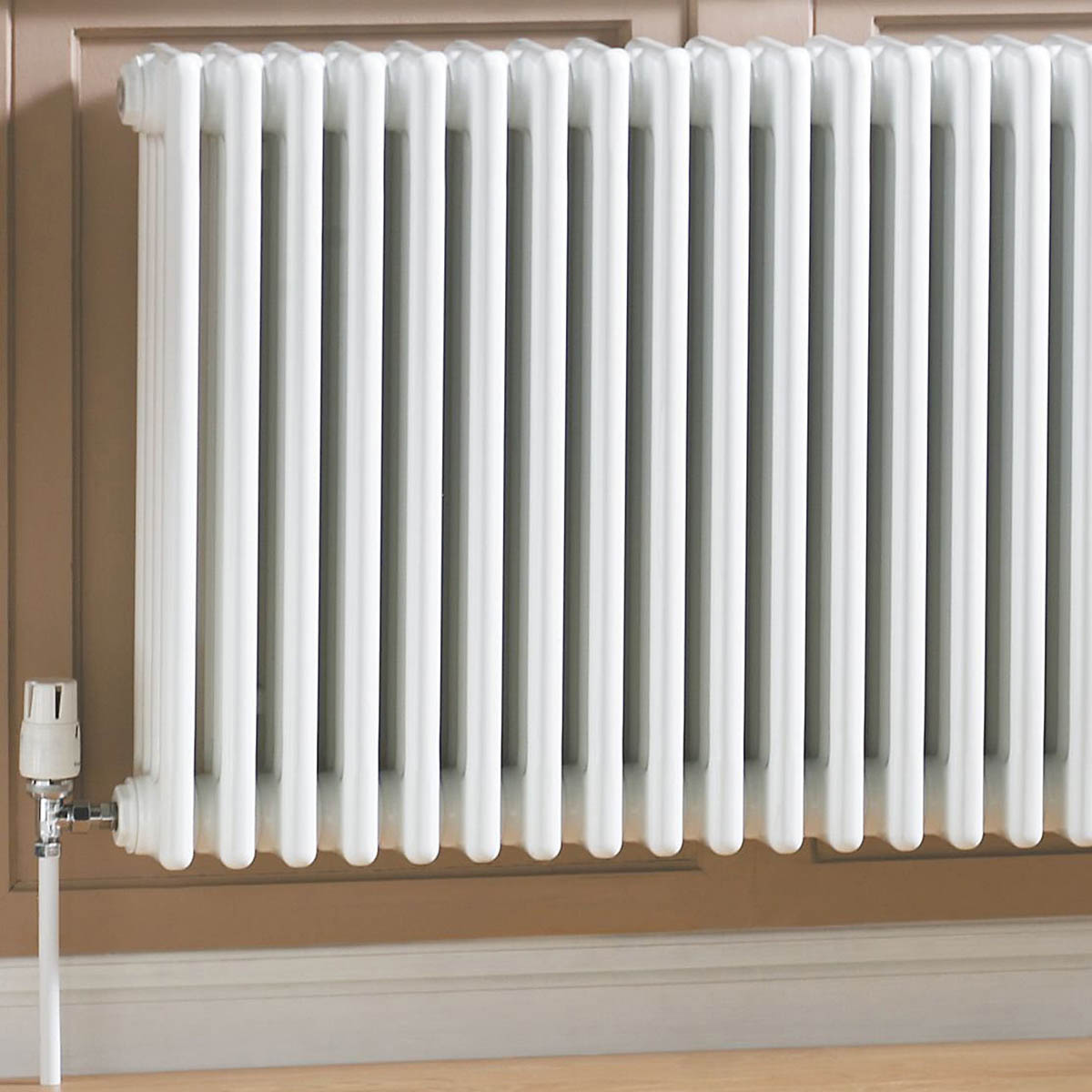 Acova 3 Column Radiator White Steel Horizontal Traditional (H)60x(W)62.8cm - Image 3