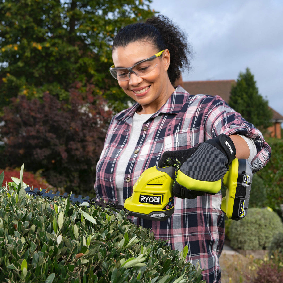 Ryobi Shrub And Grass Shear 2IN1 Cordless 18V RY18GSA-0 120mm Compact Body Only - Image 4