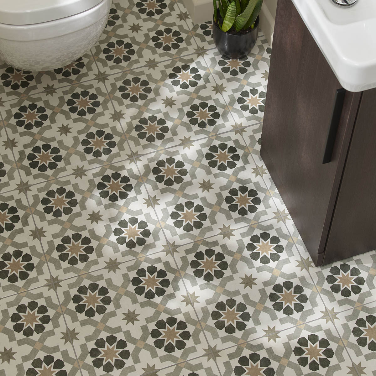 Bathroom Mirror Illuminated 3 x Magnifying Matt Black Round (H)35.9cm (W)23.5cm - Image 7