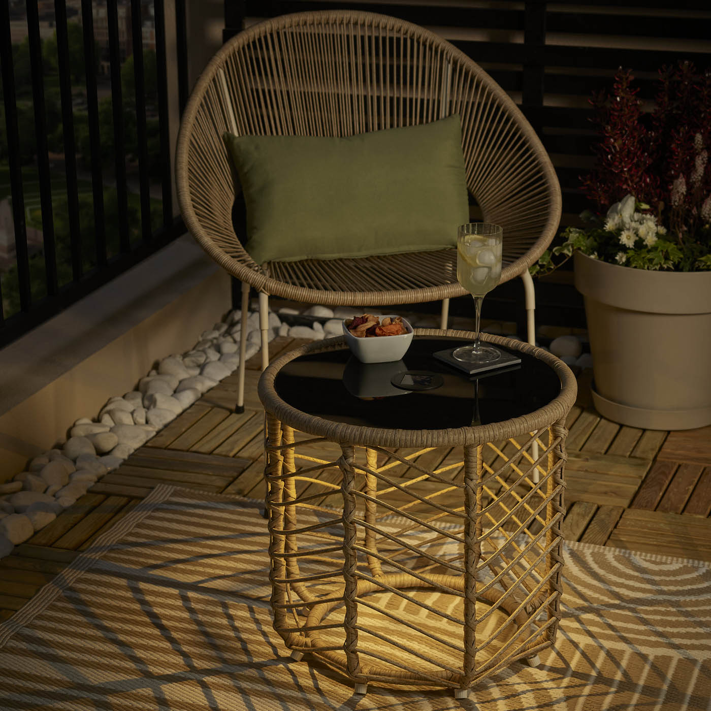 GoodHome Omalos Rattan effect Beige Round Side table - Solar-powered - Image 3