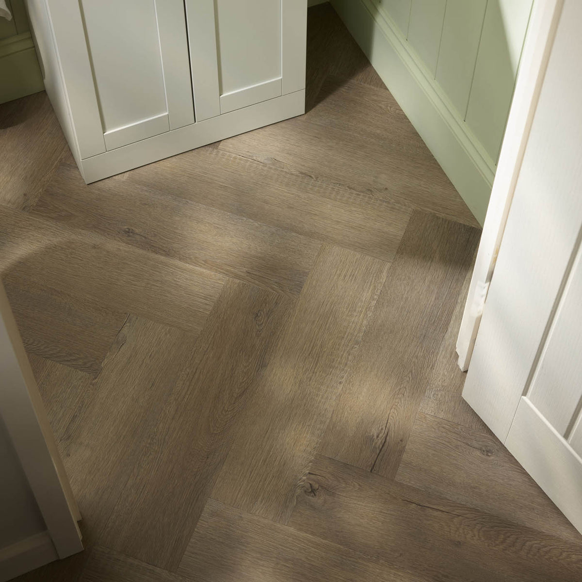 Vinyl Click Plank Flooring Mid Brown Oak Effect Waterproof T6.5mm 1.95m² - Image 3