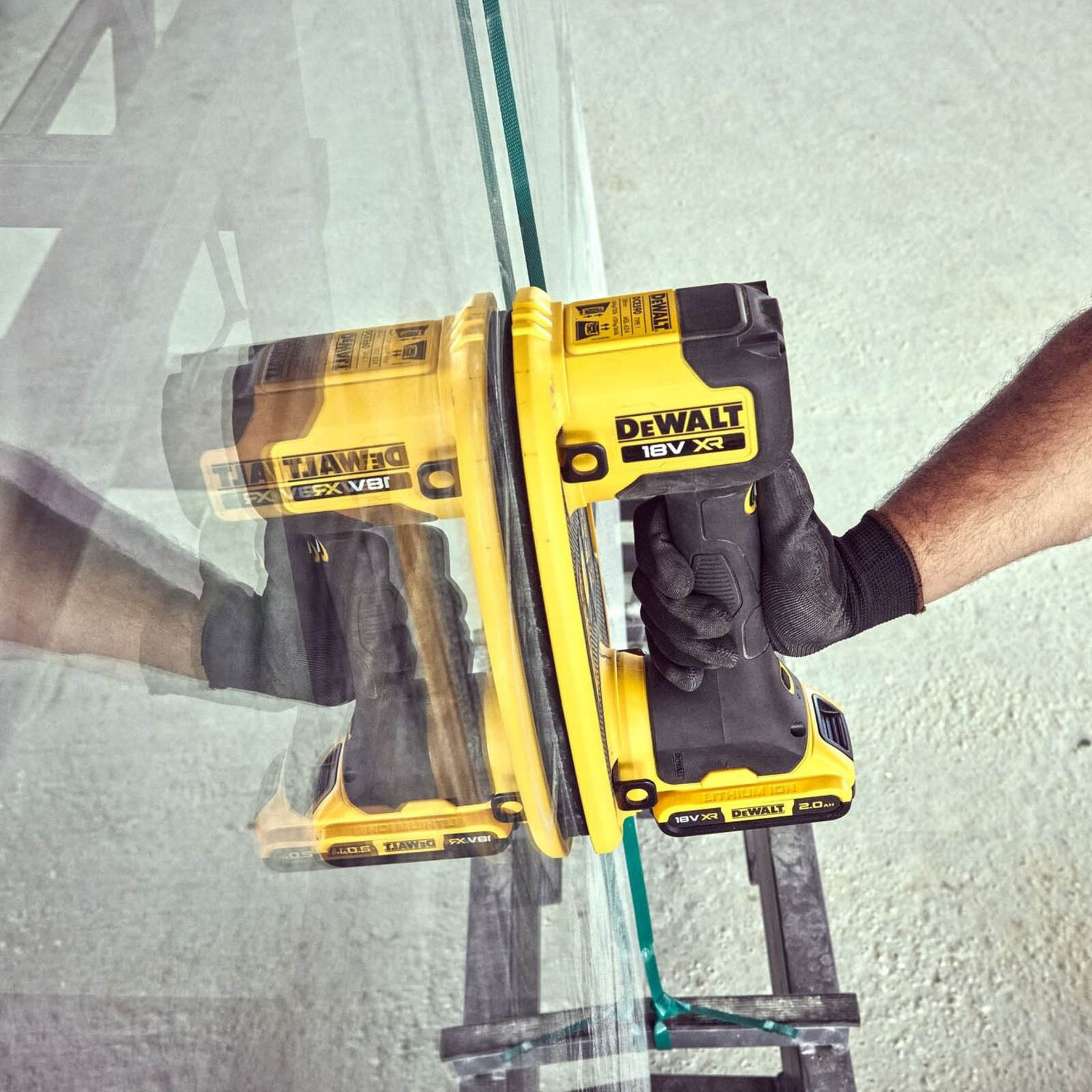 DeWalt Grabo 18V XR Bare Suction lifter with 1 pad - DCE590N-XJ - Image 10