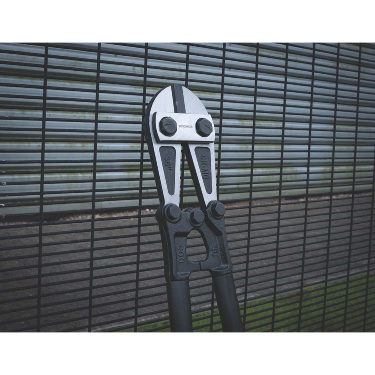 Roughneck Bolt Cutters Drop-Forged Heavy Duty Durable Ergonomic Handle 900mm - Image 5