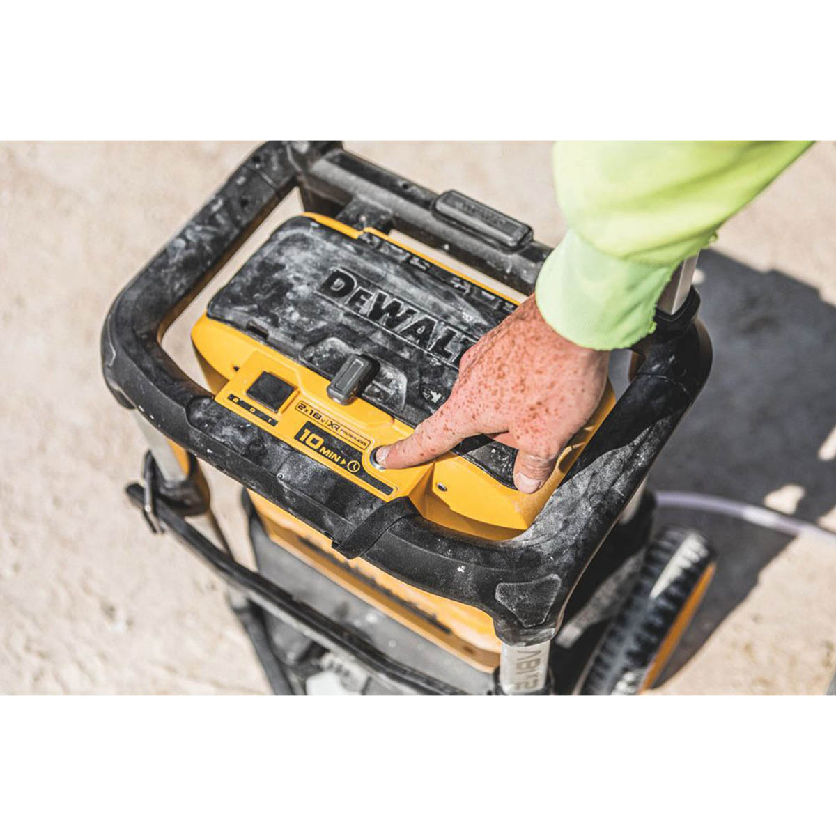 DeWalt Pressure Washer DCMPW1600N-XJ Cordless Powerful 110bar 2x18V Body Only - Image 6