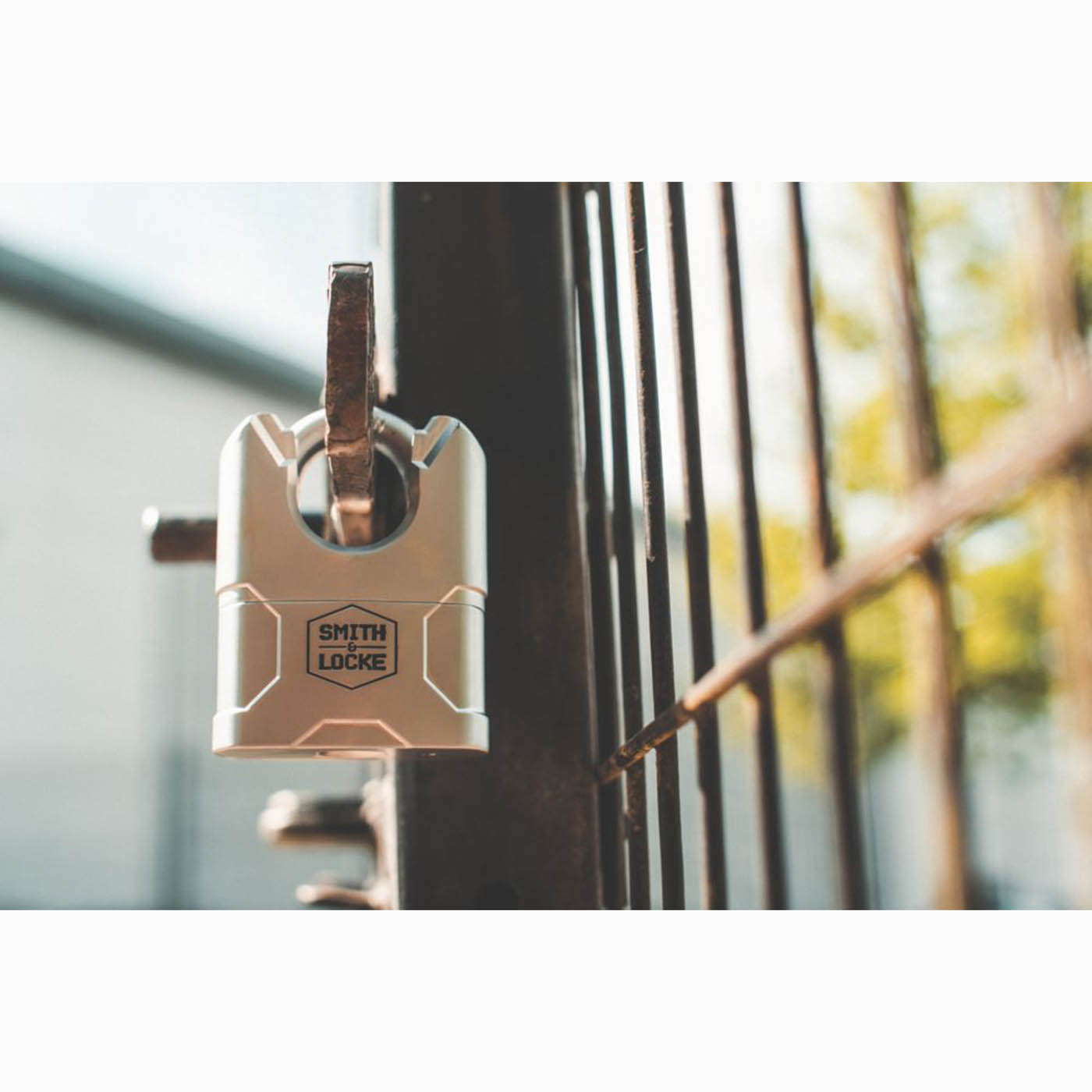 Smith and Locke Closed Shackle Padlock Steel Water Resistant Indoor Outdoor 70mm - Image 4