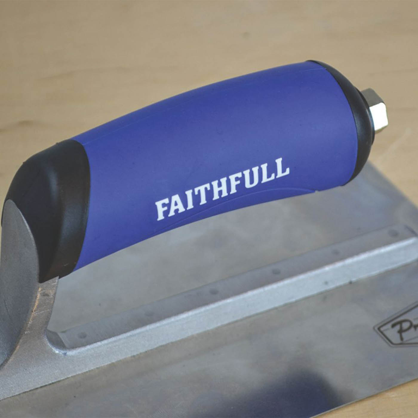 Faithfull Plastering Trowel Pre-Worn Durable Lightweight Soft Grip Handle 14in - Image 2