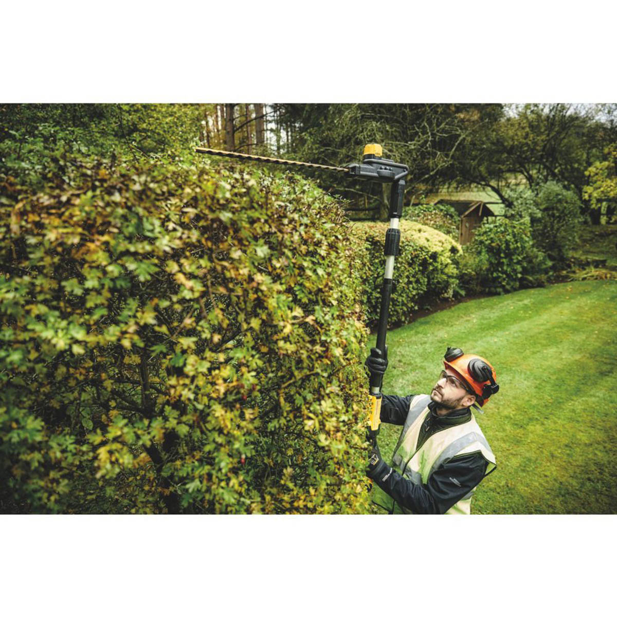 DEWALT Pole Hedge Trimmer Cordless DCMPH566N-XJ 55cm 18V Li-Ion XR - Body Only - Image 5