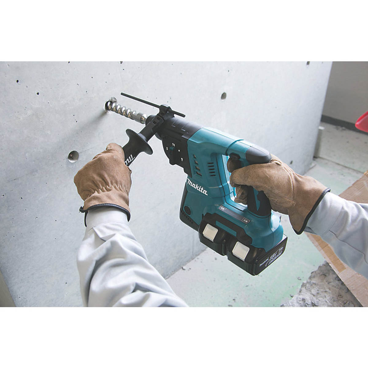 Makita Rotary Hammer Drill SDS Plus Cordless 36V Li-Ion DHR263ZJ Body Only - Image 2