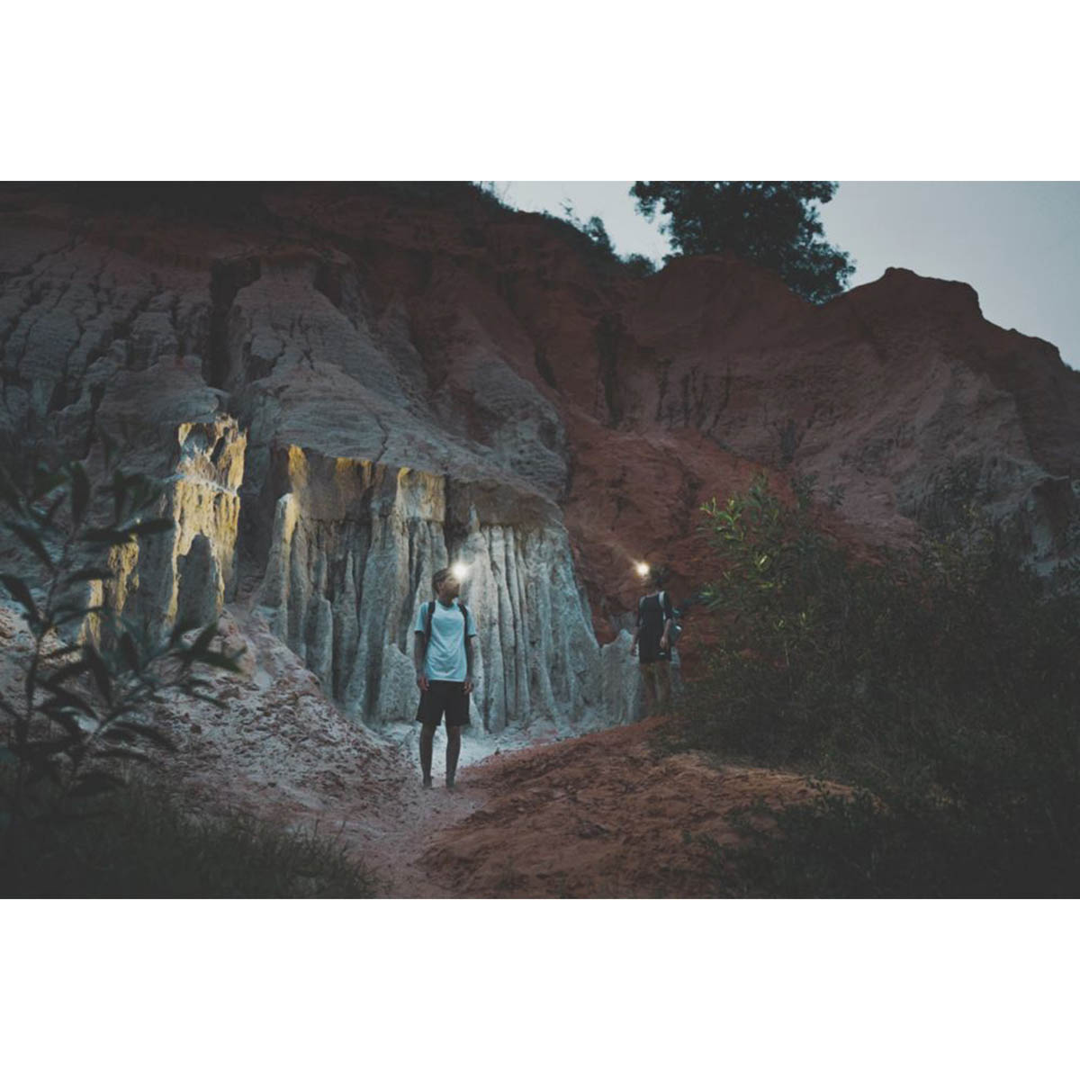 LED Head Torch Rechargeable Slim Water-Resistant Adjustable Headband 500lm - Image 5