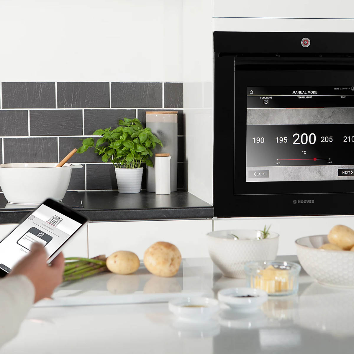 Hoover Vision Oven Single Built In Integrated Video Recipe Touchscreen 80L 60cm - Image 1