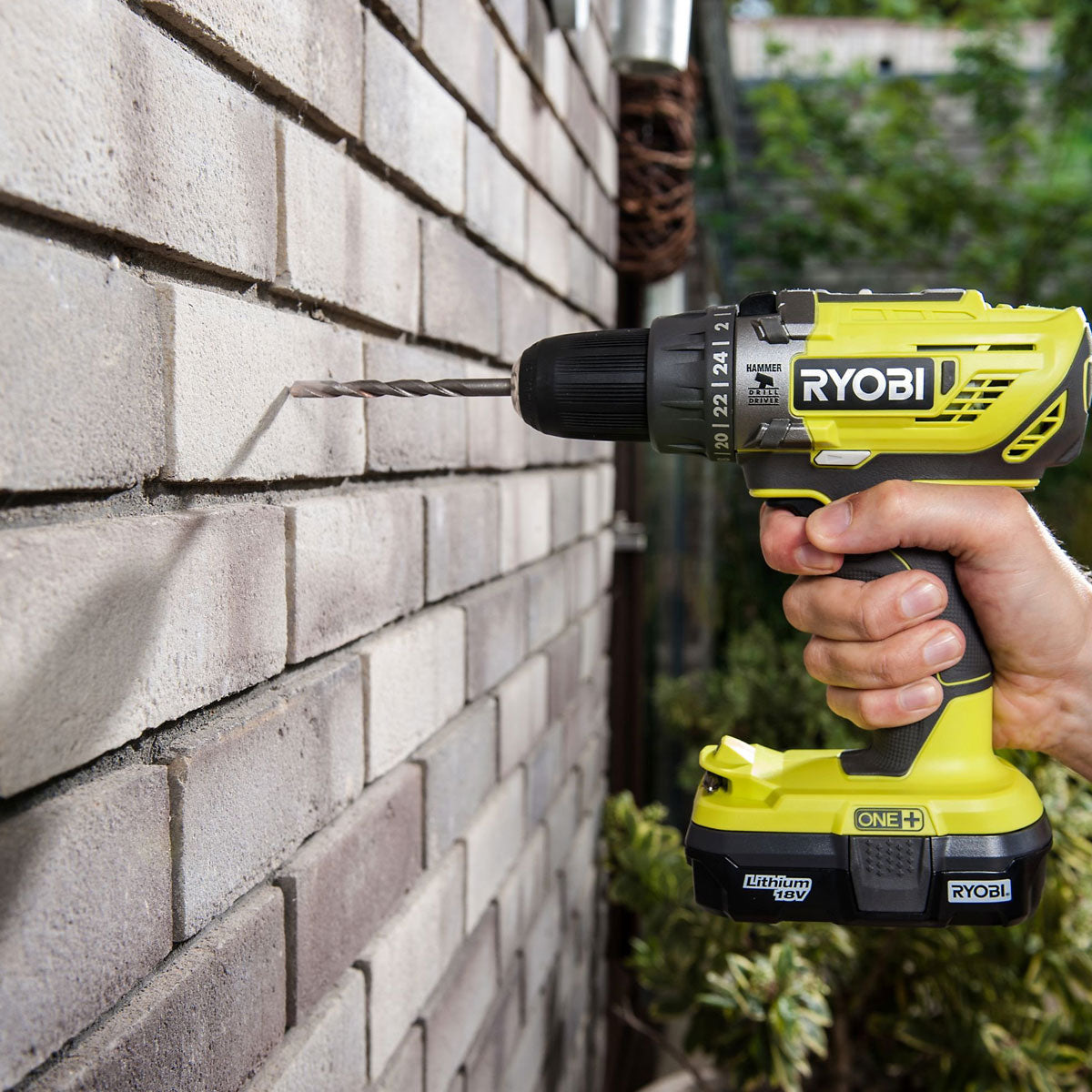 Ryobi Combi Drill Cordless Variable Speed Keyless Charger 18V 2 x 1.5Ah Li-ion - Image 3