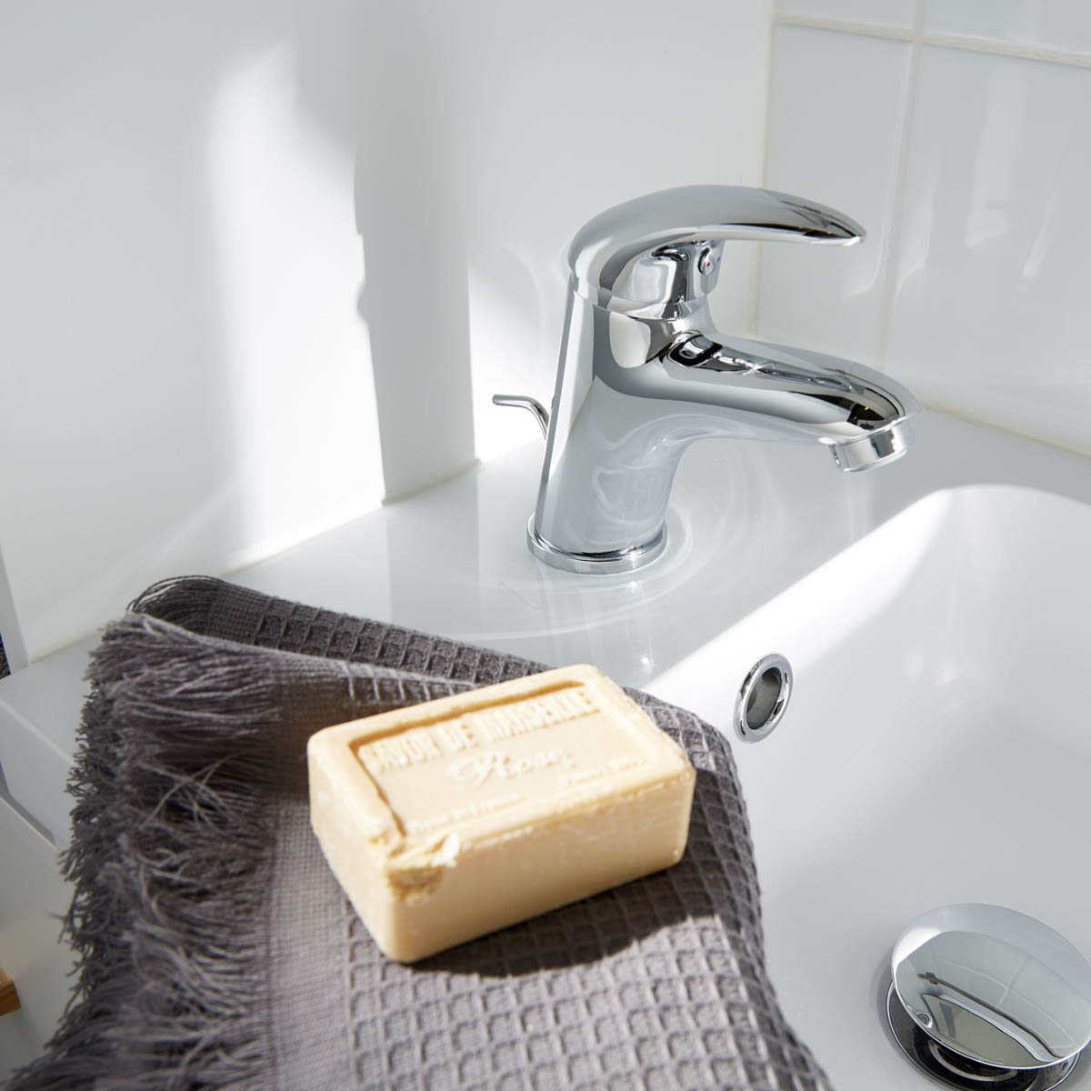 Bathroom Basin Tap Mono Mixer Single Lever Brass Compact Modern Faucet - Image 8