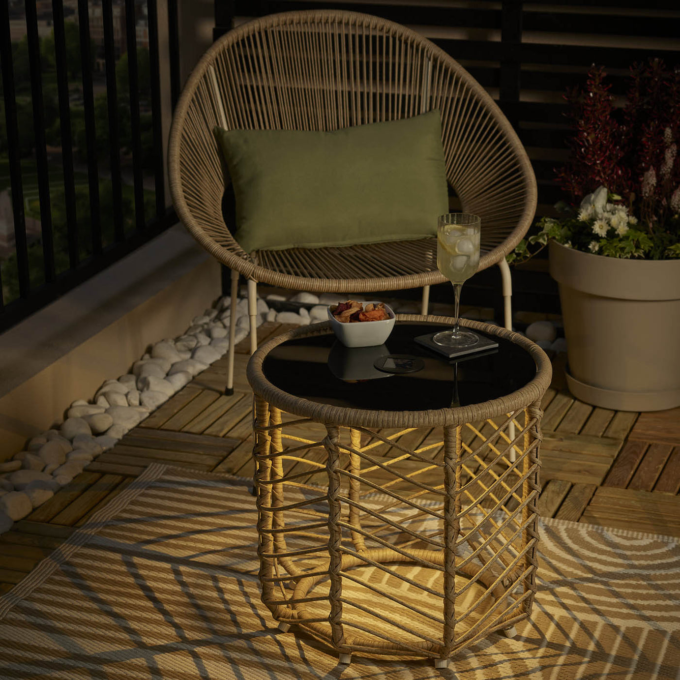 GoodHome Omalos Rattan effect Beige Round Side table - Solar-powered - Image 3