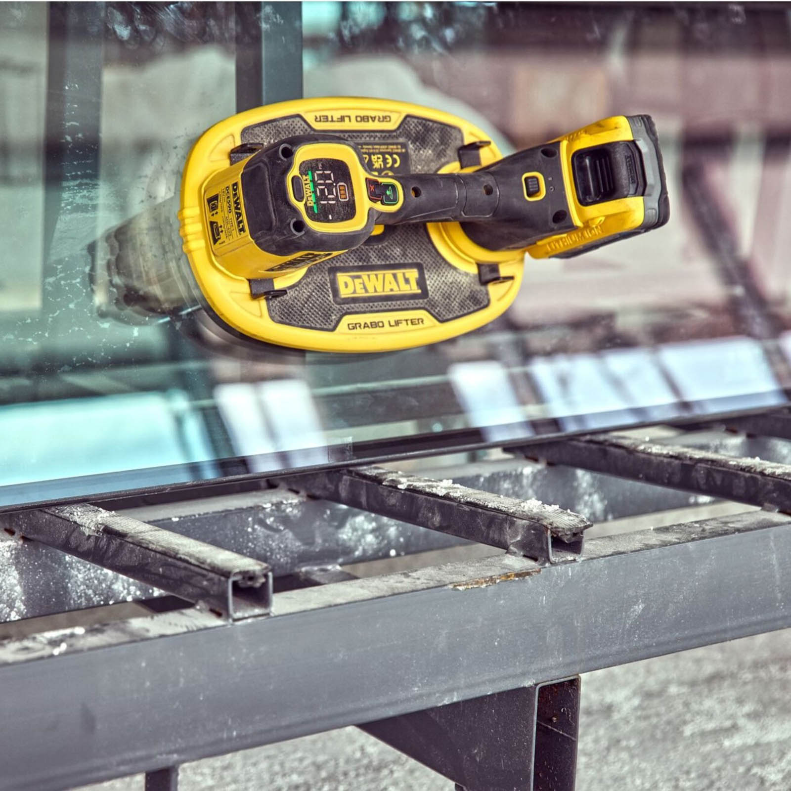 DeWalt Grabo 18V XR Bare Suction lifter with 1 pad - DCE590N-XJ - Image 9