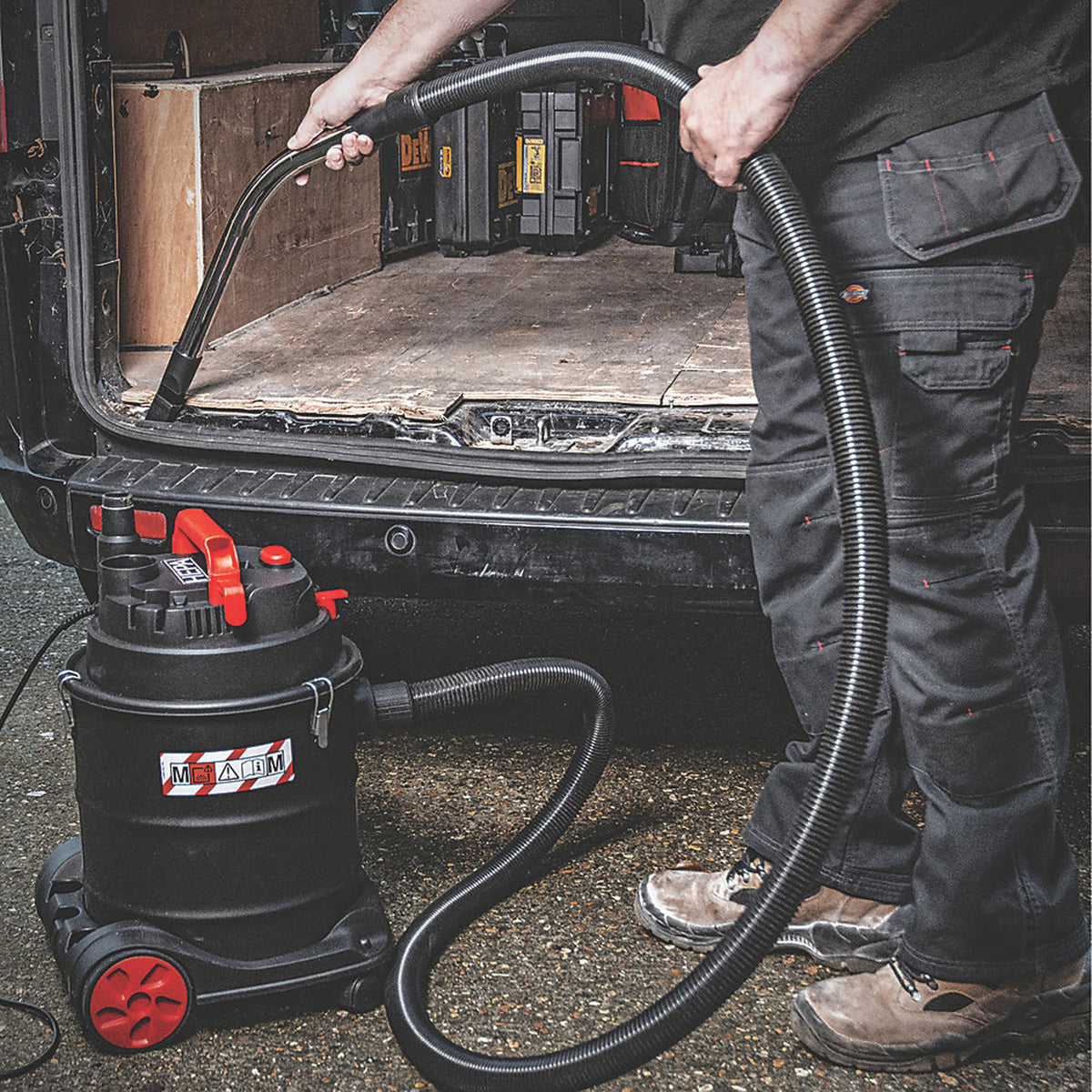 Trend Vacuum Cleaner T32 Capacity 20L Top-Mounted Handle 70dBA 800W 230V - Image 6