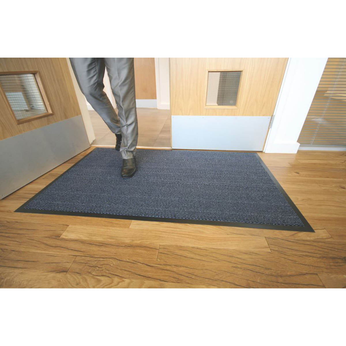 COBA Europe Entrance Mat Plush Rubber Black Blue Slip Stain Resistant 0.9 x 0.6m - Image 3