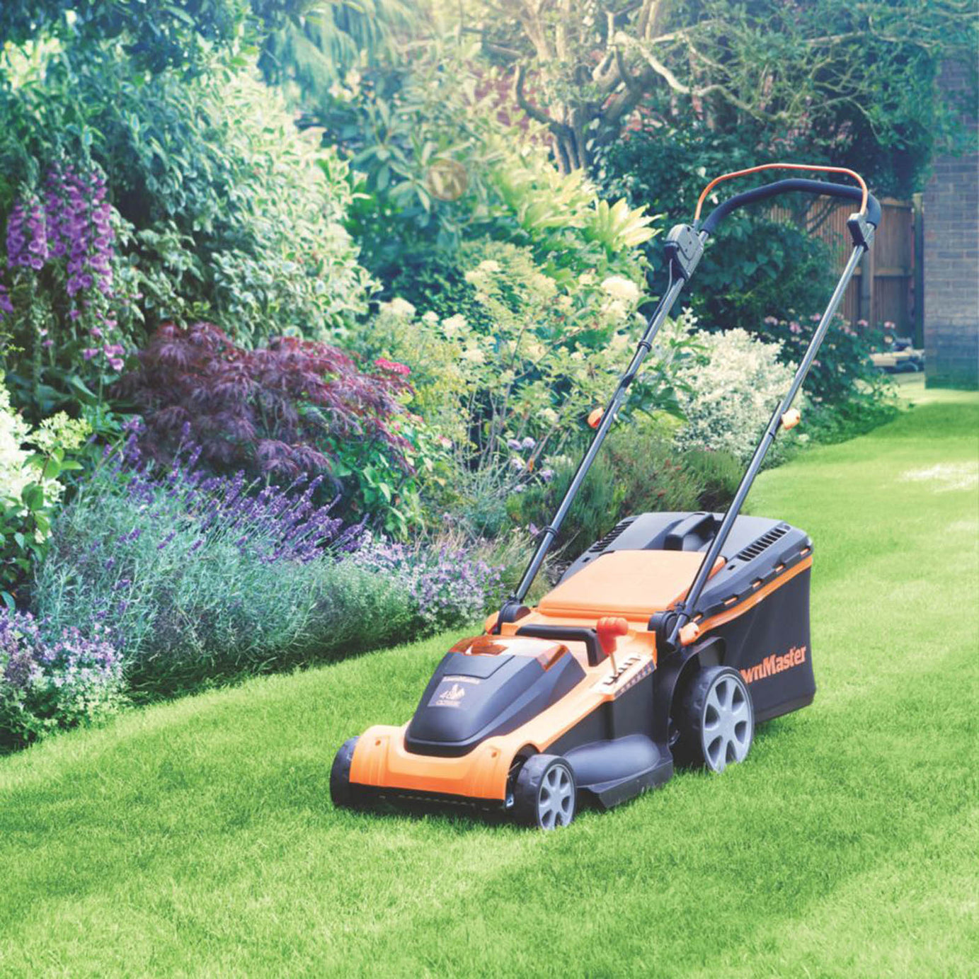 LawnMaster Lawn Mower Cordless 18V 2x4.0Ah CLMF4841E-1-01 Rotary 41cm Cutter - Image 2