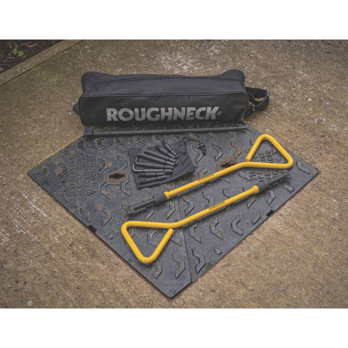 Roughneck Manhole Cover Lifting Key Kit Universal Heavy Duty Carry Case 430mm - Image 3