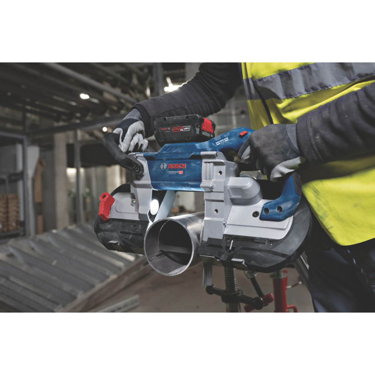Bosch Bandsaw Cordless 18V Li-Ion GCB18V-127Professional 127mm Body Only - Image 2