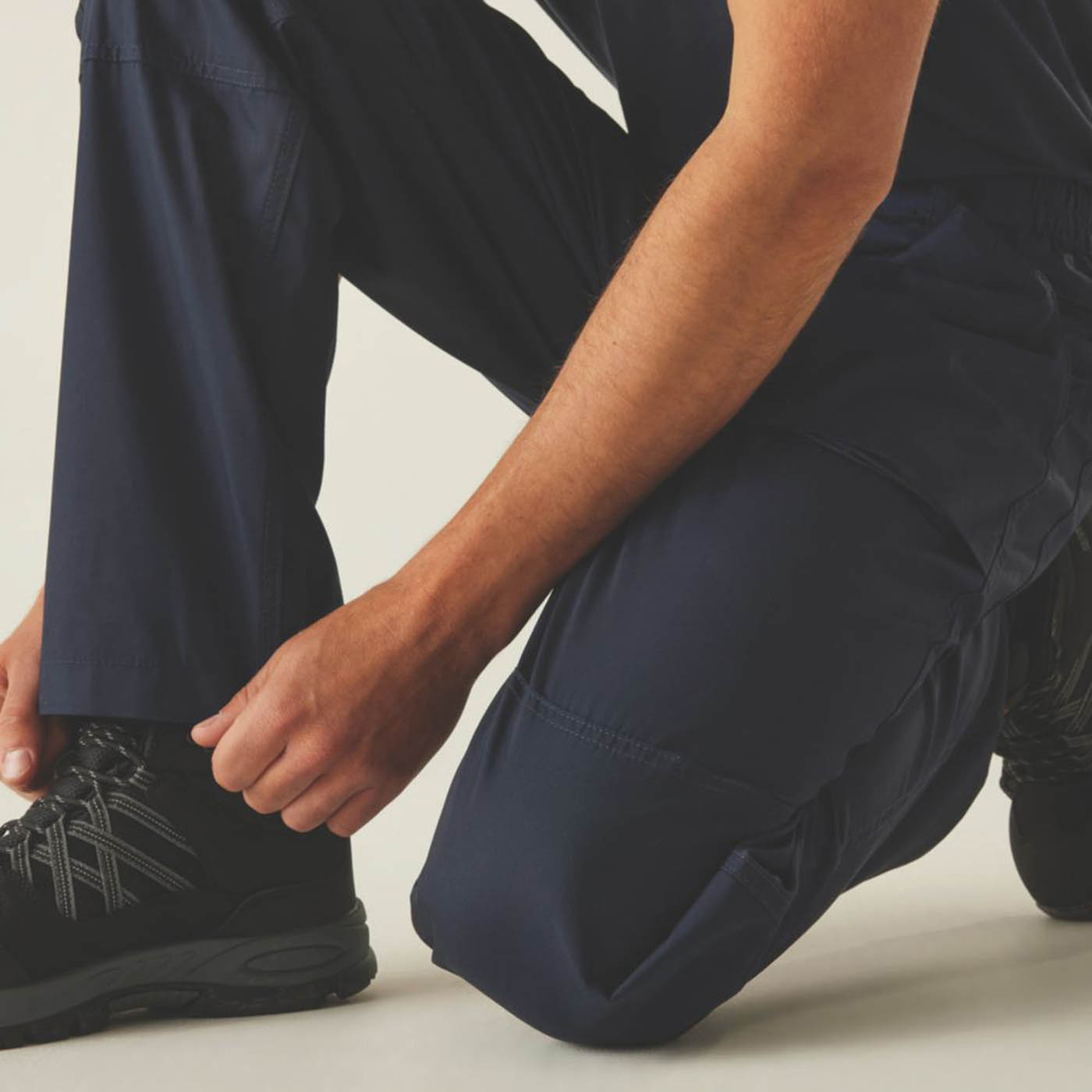 Regatta Mens Work Trousers Navy New Action Comfort Durable 42" W 31" L - Image 4