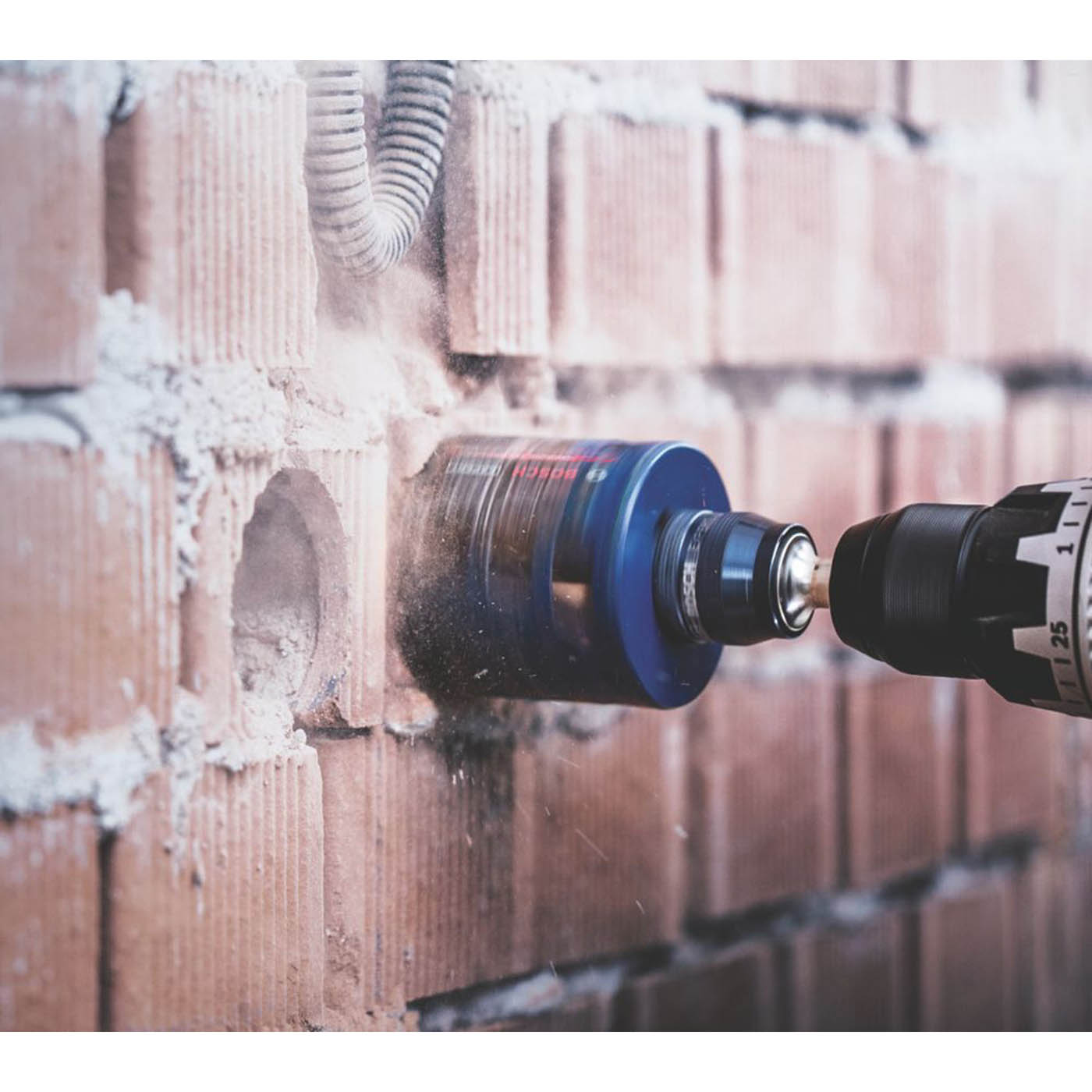 Bosch Holesaw 40mm Expert Multi Material Wood Drywall Plastics Bricks Metal - Image 3