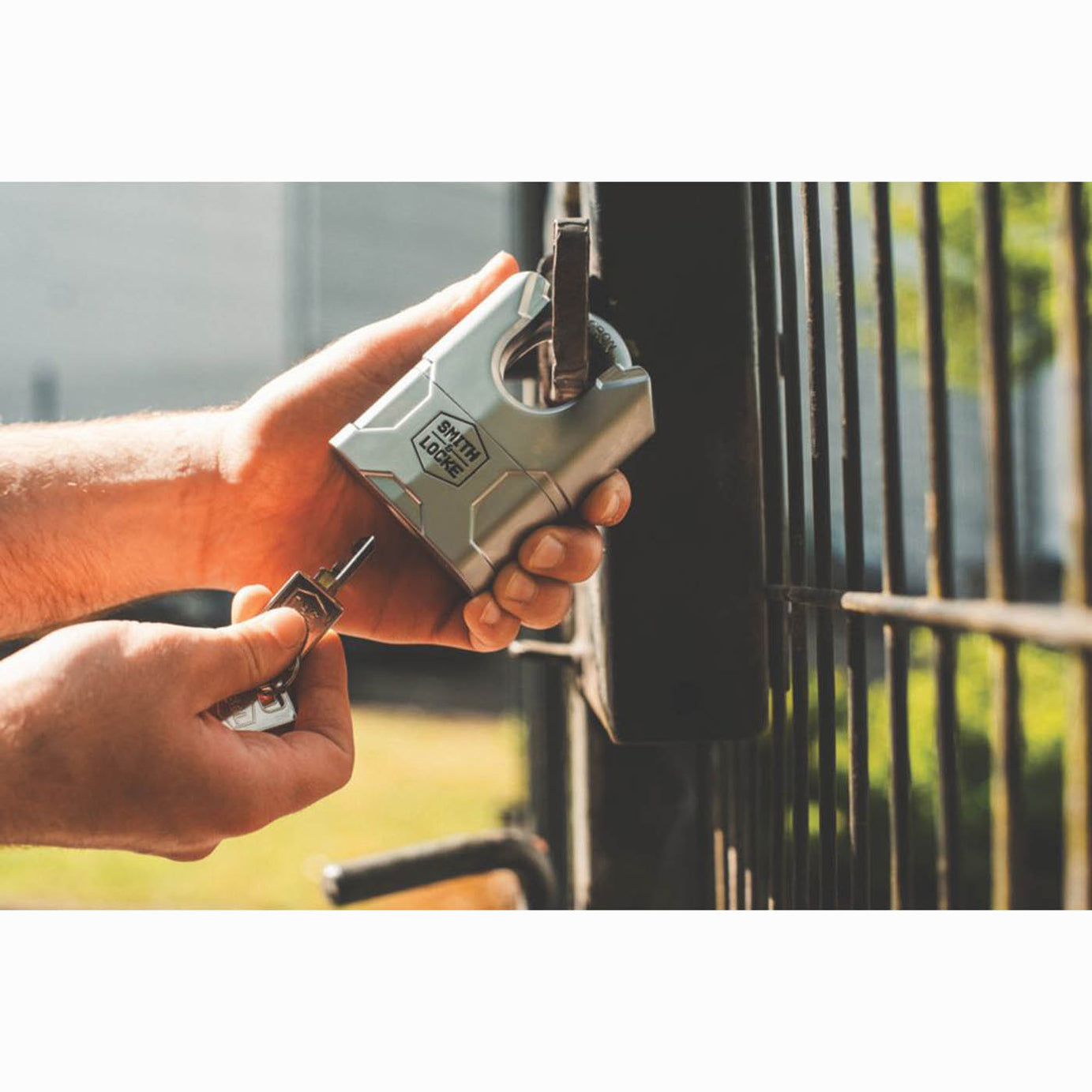 Smith and Locke Closed Shackle Padlock Steel Water Resistant Indoor Outdoor 70mm - Image 2