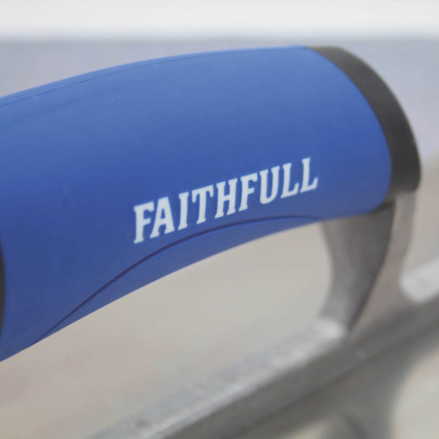 Faithfull Plastering Trowel Pre-Worn Durable Lightweight Soft Grip Handle 14in - Image 6
