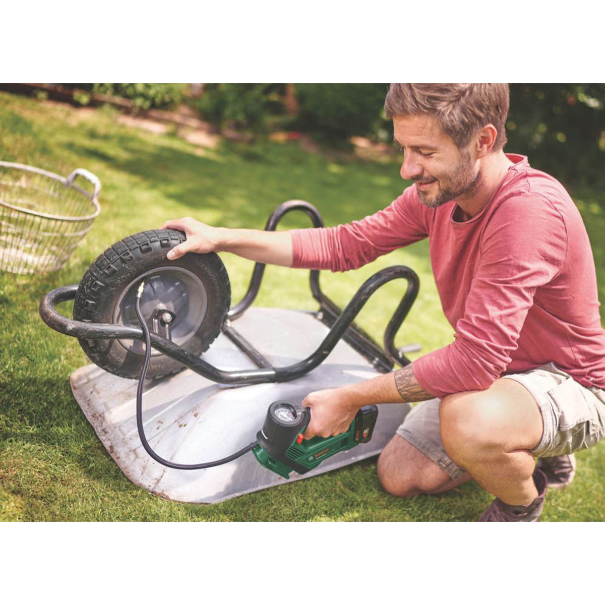 Bosch UniversalPump 18V Li-Ion Power for All Brushless Cordless Inflator - Bare - Image 2