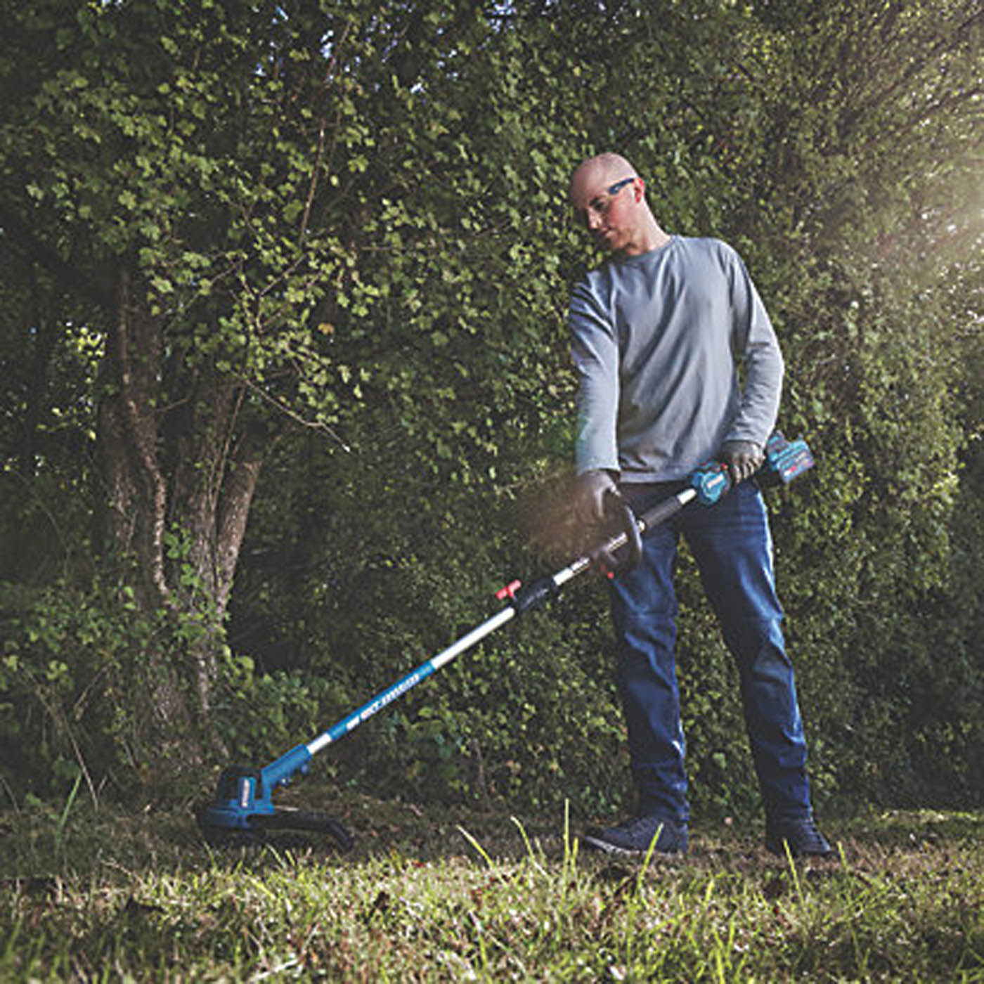 Erbauer  ERI1022GGT 18V 1 x 3.0/6.0Ah Li-Ion EXT Brushless Cordless Grass Trimmer - Image 4