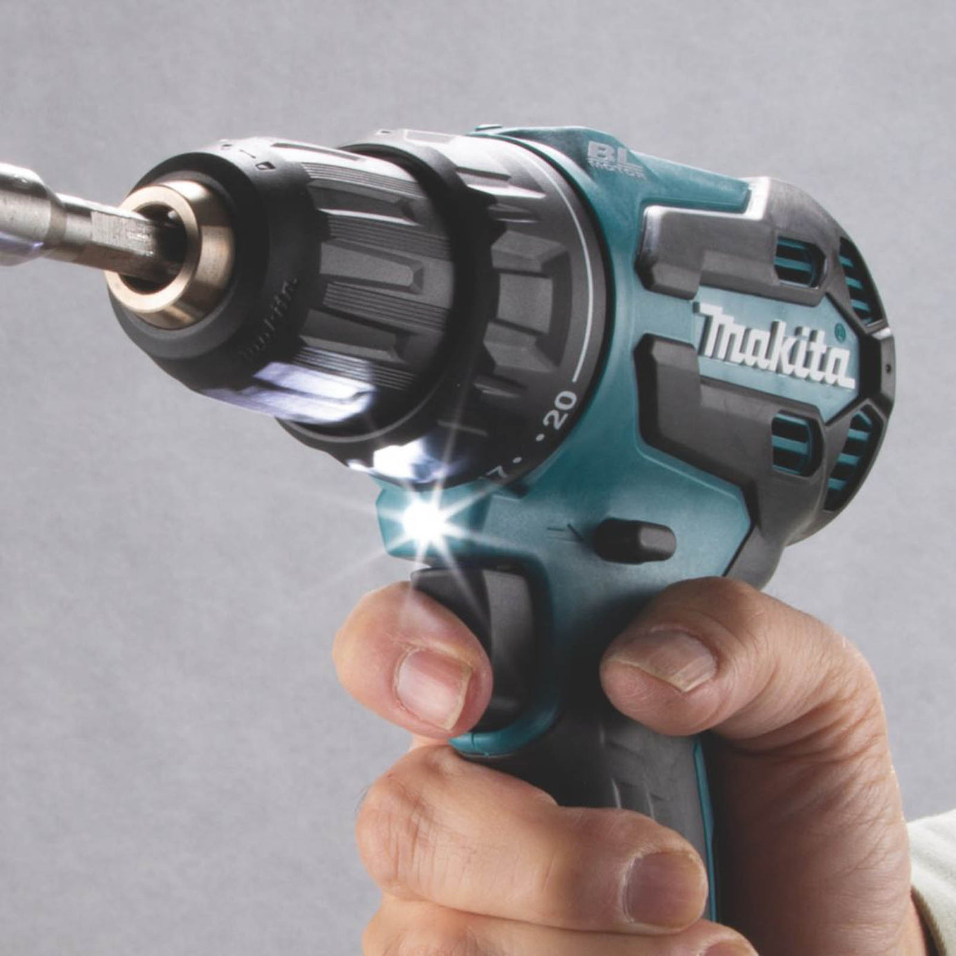 Makita Combi Drill Cordless 18V 2x5.0Ah Li-Ion DHP490STJ Brushless Compact - Image 3