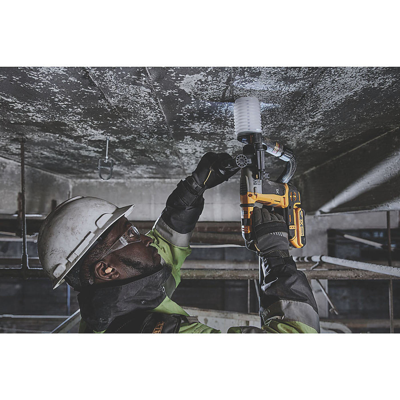 DeWalt Rotary Hammer Drill Cordless Brushless Compact 18 V Li-Ion LED Body Only - Image 6