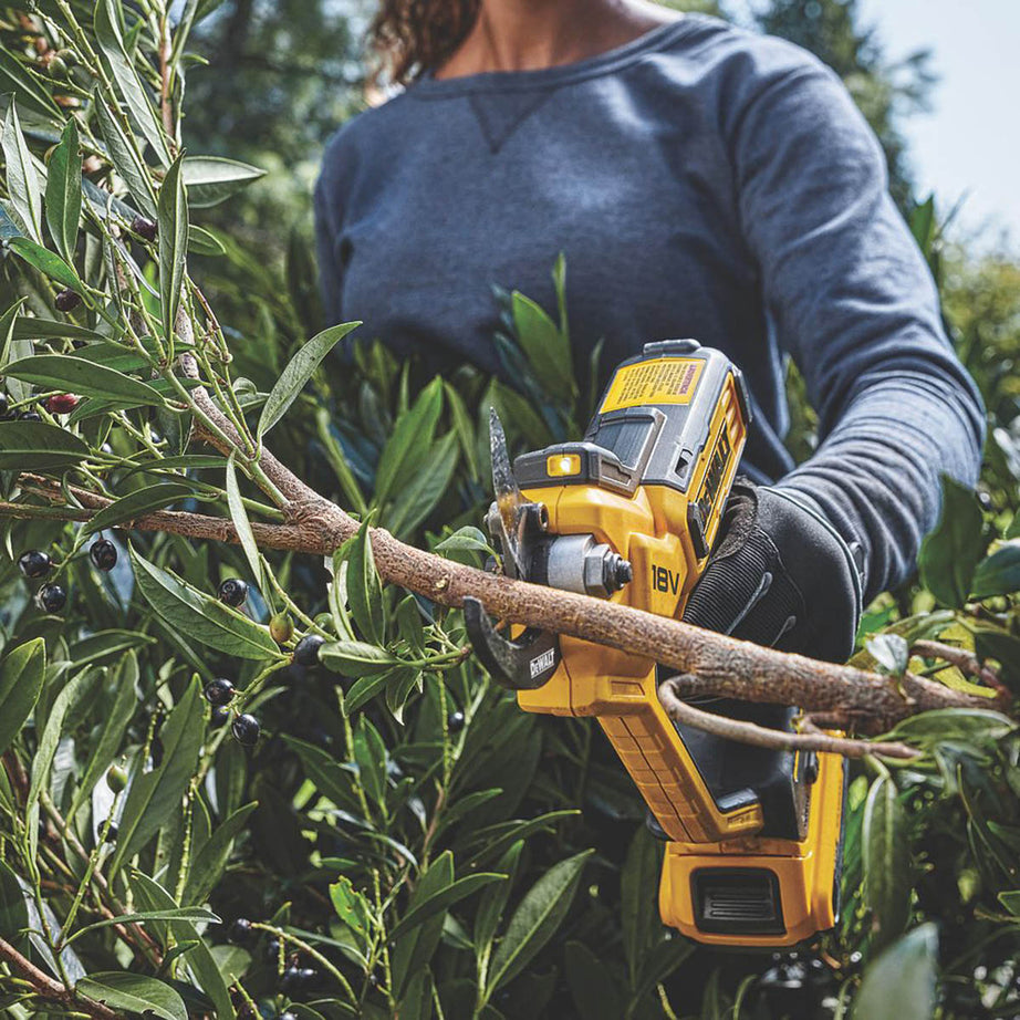 DeWalt Powered Pruner Cordless DCMPP568P1GB Soft-Grip Li-Ion 5Ah Bush Cutter 18V - Image 4
