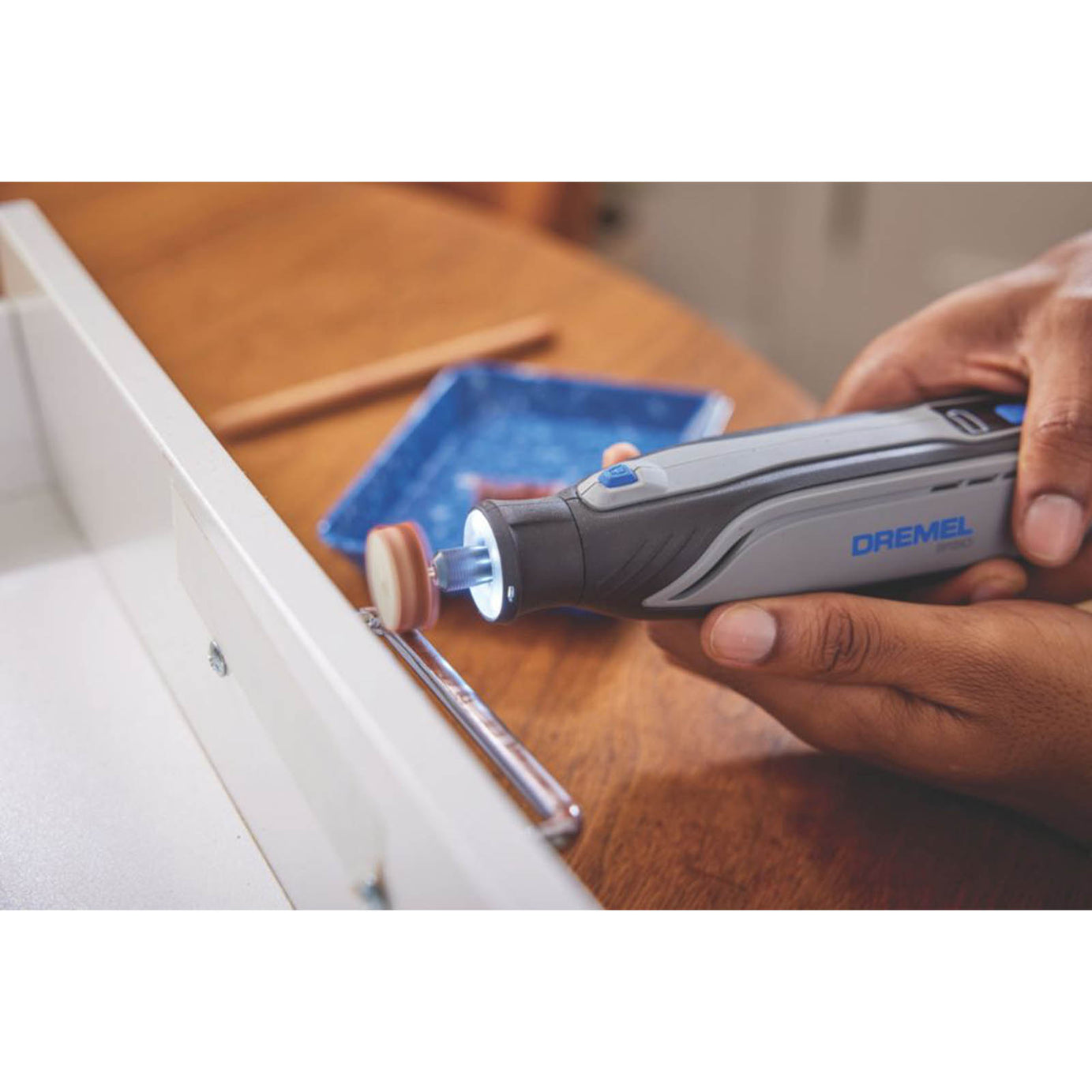Dremel 8150 7.2V 1 x 2.0Ah Li-Ion  Brushless Cordless Multi-Tool with Accessories 21 Piece Set - Image 5