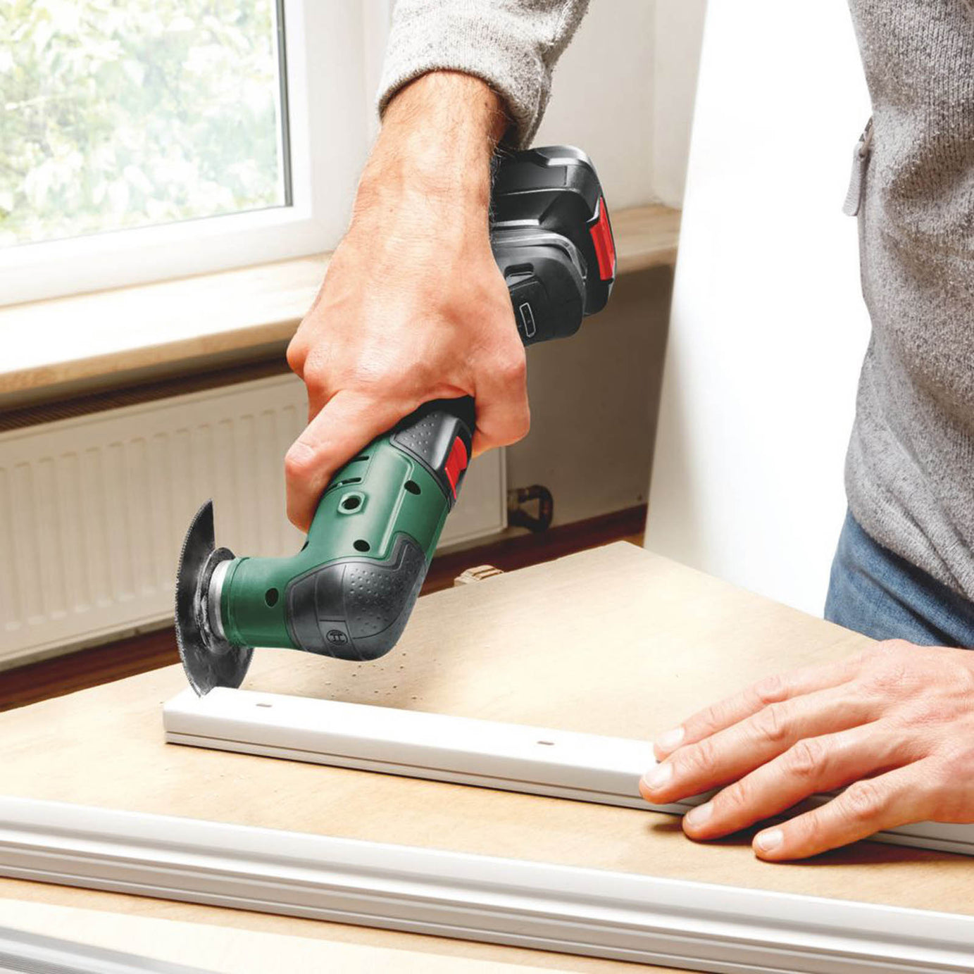 Bosch UniversalMulti 18V-32 18V Li-Ion Power for All  Cordless Multi-Tool - Bare - Image 4