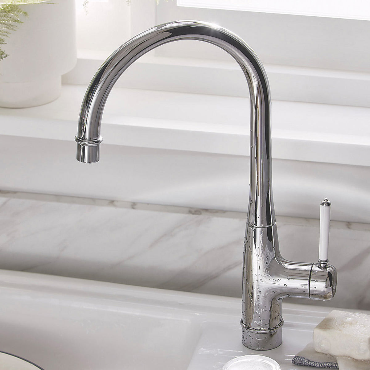 Kitchen Tap Sink Mono Mixer Chrome Swirl Swan Neck Side Lever Operation Faucet - Image 3