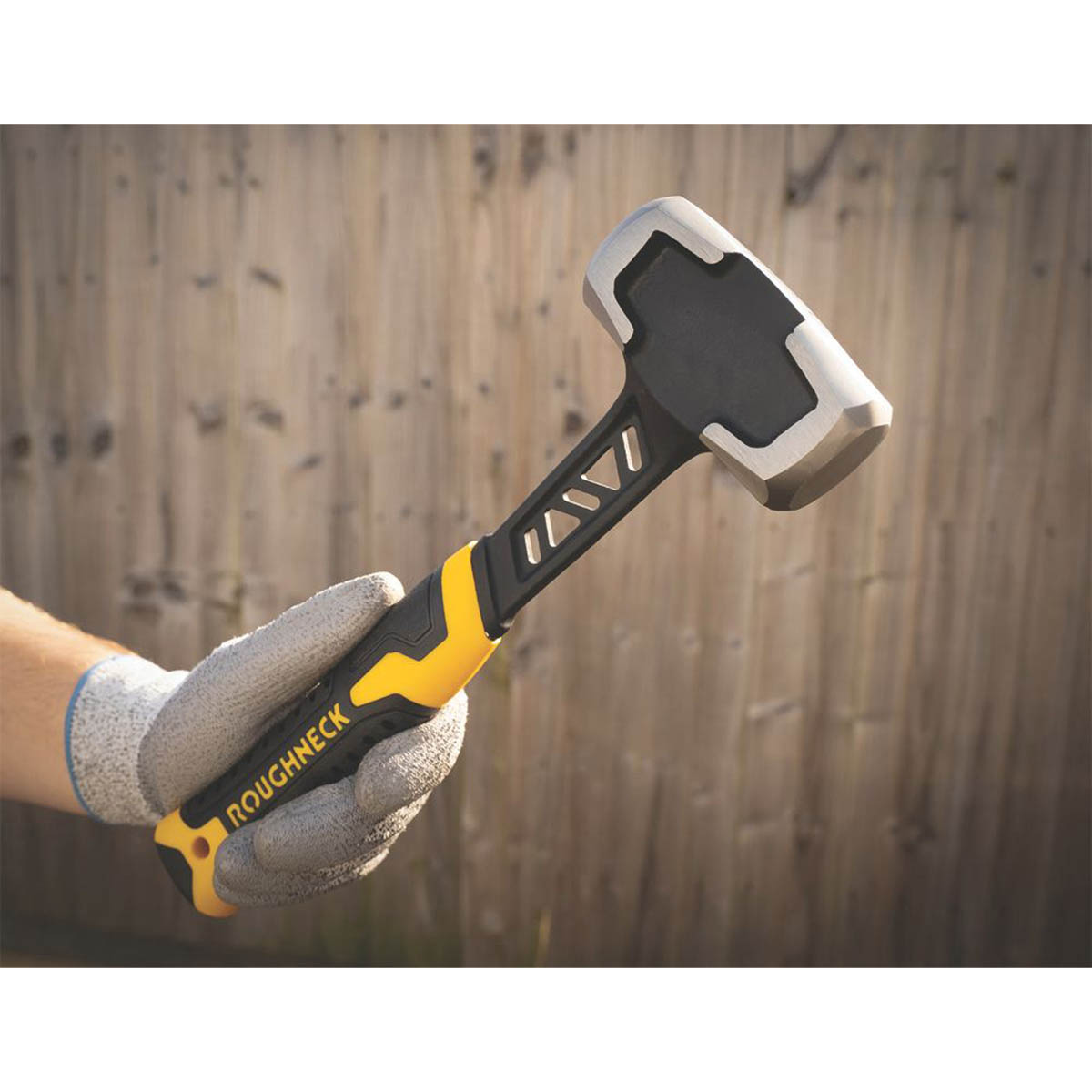Roughneck Club Hammer Single-Piece Carbon Steel Head Soft-Grip Handle 1.1kg - Image 6